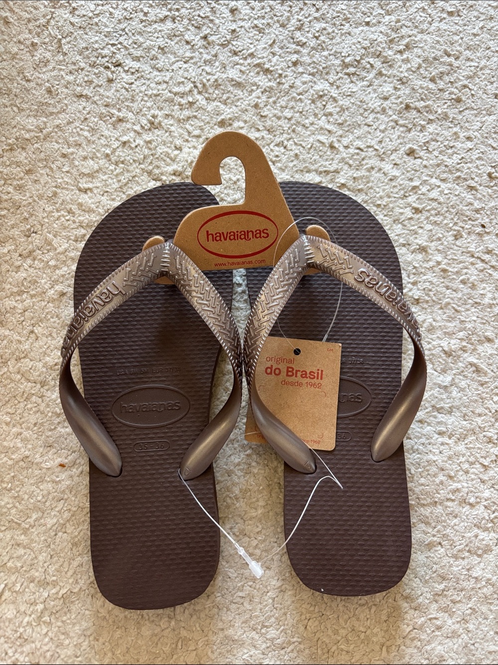 Havaianas Top Tiras Dark Brown Flip Flops UK 3-4 US 7-8 NWT